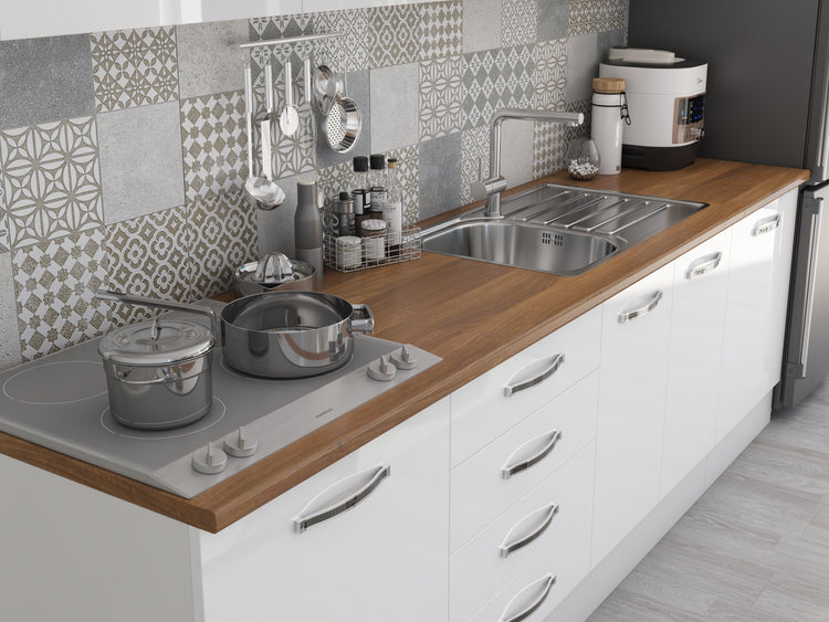 Bucatarie Alfa 260,alb-lucios cu vitrina, blat termic