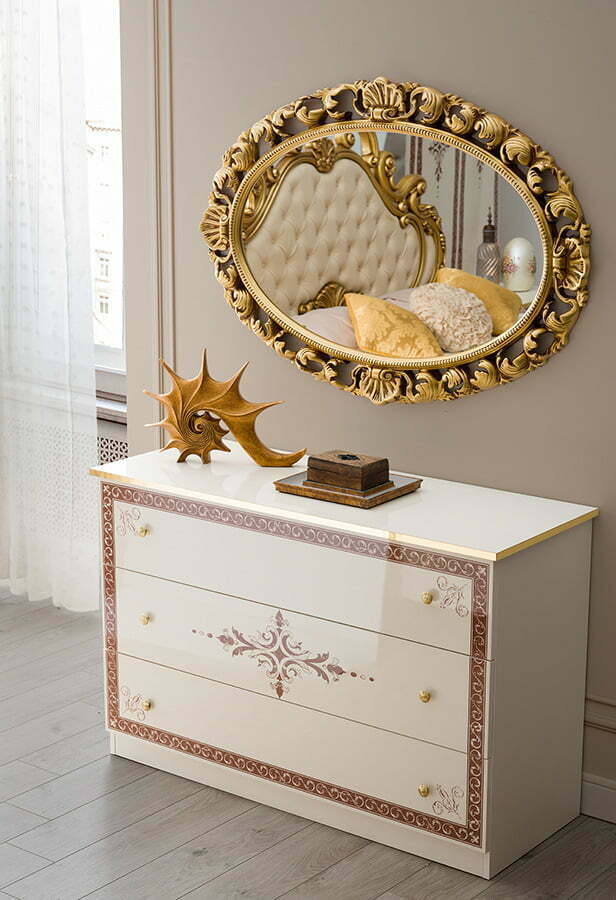 Dormitor grace, crem, pat 160x200 cm, dulap cu 6 usi, 2 noptiere, comoda, somiera metalica si saltea incluse