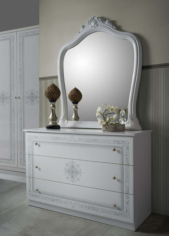 Dormitor Luisa, alb, pat 160x200 cm, dulap cu 6 usi, comoda, 2 noptiere, somiera metalica si saltea incluse