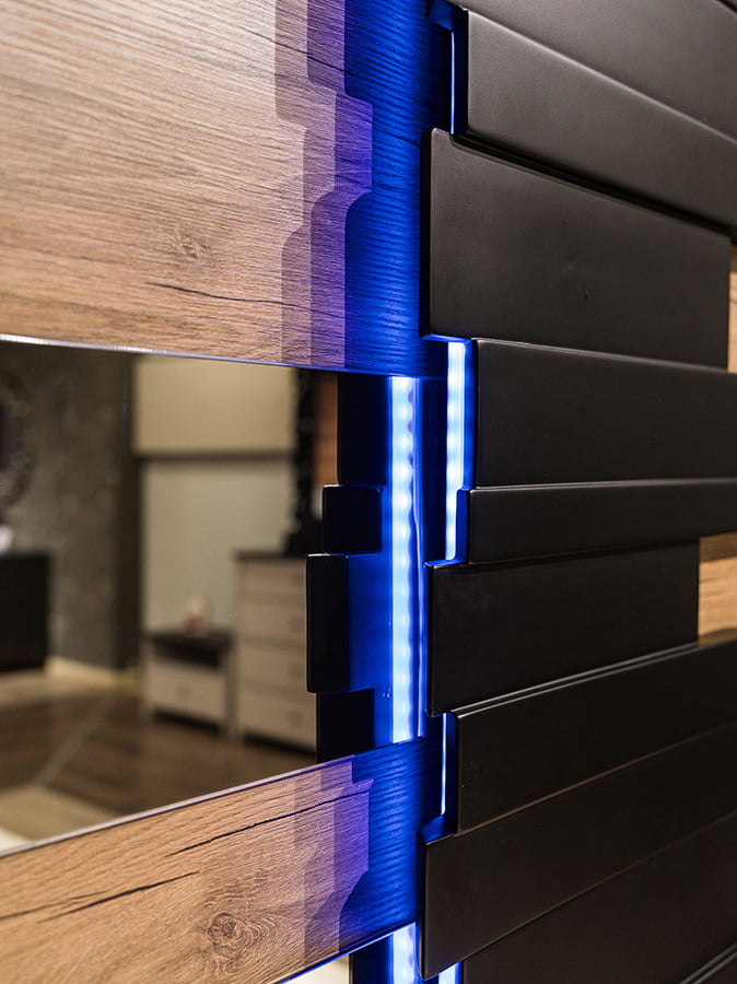 Dormitor Mozart, sonoma/negru, pat 160x200 cm, dulap cu 2 usi culisante, comoda, 2 noptiere