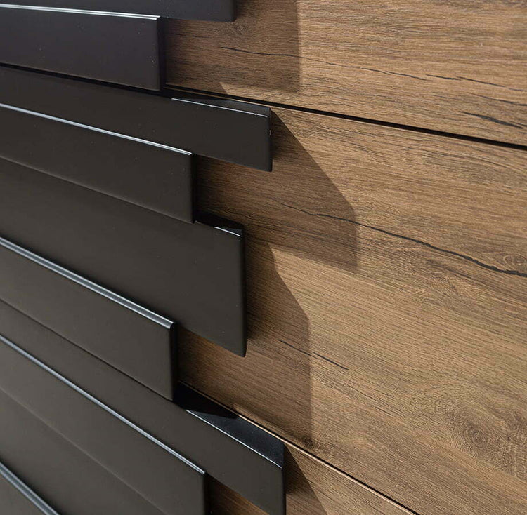 Dormitor Mozart, sonoma/negru, pat 160x200 cm, dulap cu 2 usi culisante, comoda, 2 noptiere