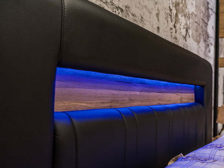 Dormitor Mozart, sonoma/negru, pat 160x200 cm, dulap cu 2 usi culisante, comoda, 2 noptiere