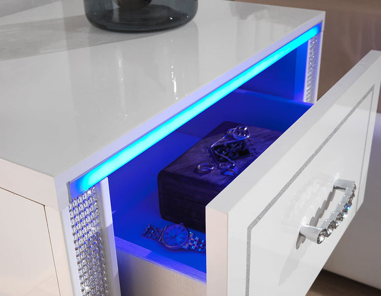 Dormitor New Gemma, alb, pat 160x200 cm, dulap cu 6 usi, 2 noptiere, comoda