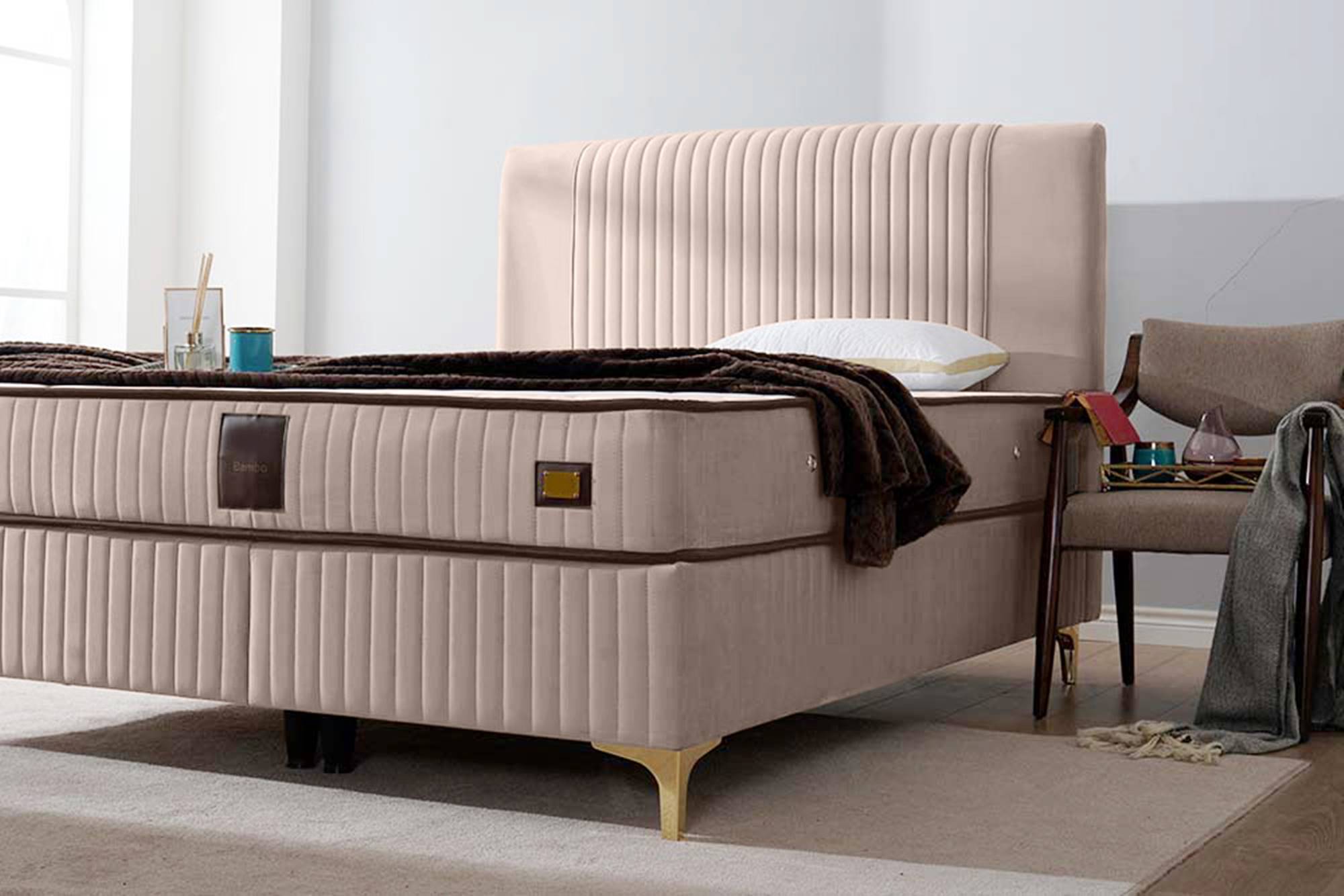 Pat Melia 160 x 200 , tapitat, culoare cappucino