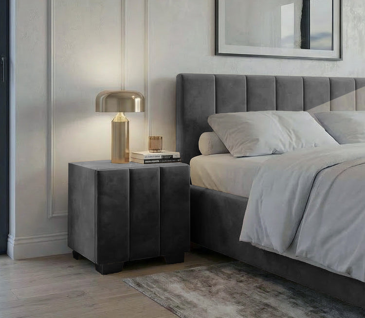 Noptiera tapitata Cozy cu usa 45x45x45cm